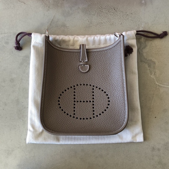 ❤️ SOLD DIRECT! New Hermès Evelyn TPM in Etoupe - Picture 3 of 14